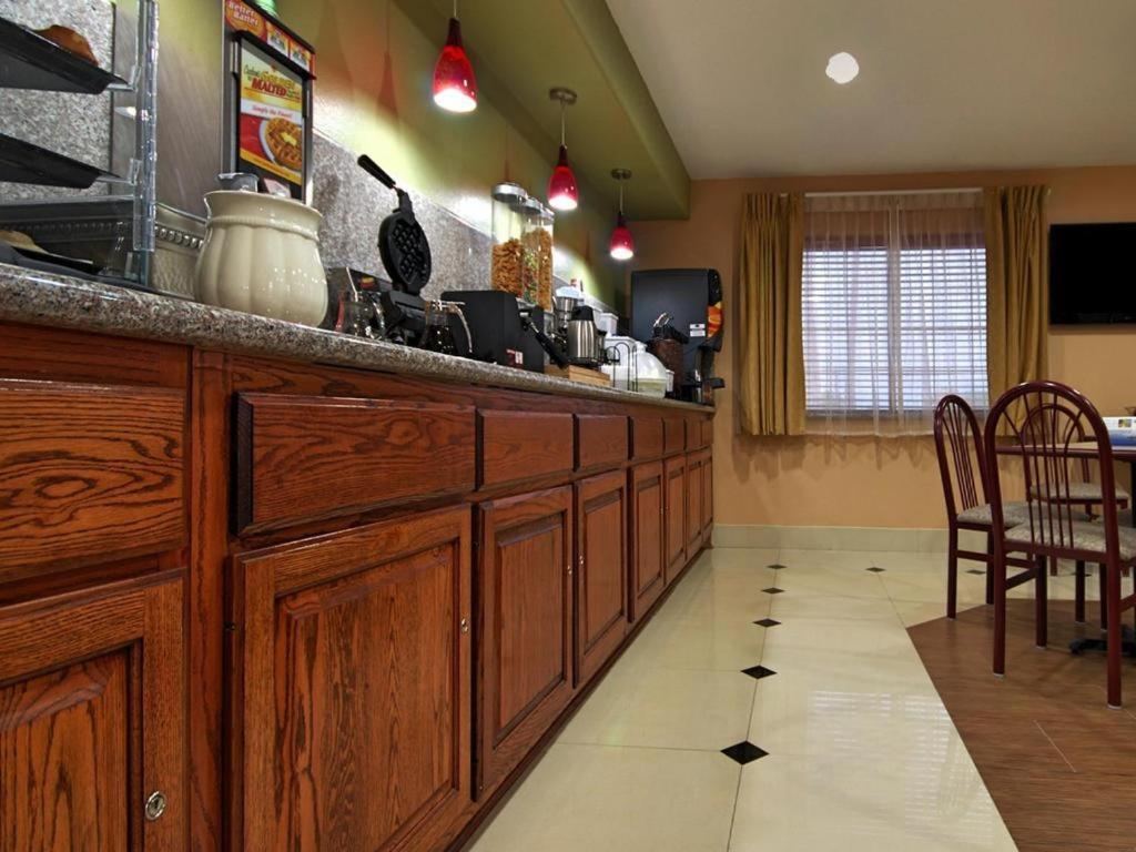 Americas Best Value Inn Sinton Esterno foto
